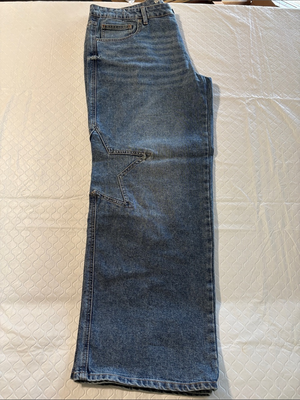 No Boundaries Medium Blue Wide Leg Jeans with Star Stitch - Picture 2 of 7